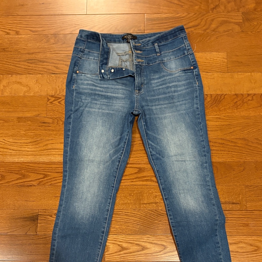 Refuge Women's Skinny Jeans in Medium Blue
